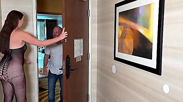 Cheating wife gets anal drilled in her hotel room