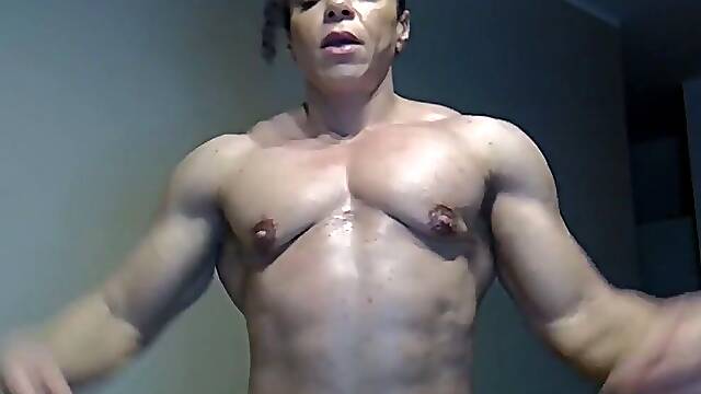 Mother Id like to fuck gym rat flexing her every day pump