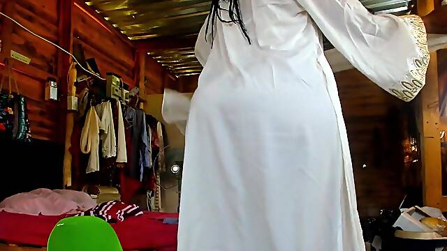 Large booty bride gets cold-feet on wedding day and JOI with guest...