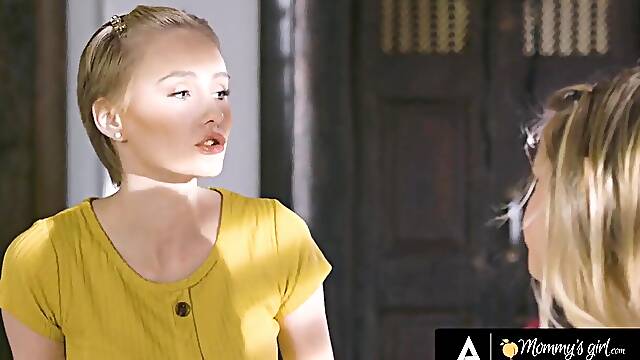 Mamas Con Jovenes, Lesbiana Enojada, Nalgadas A Mamas