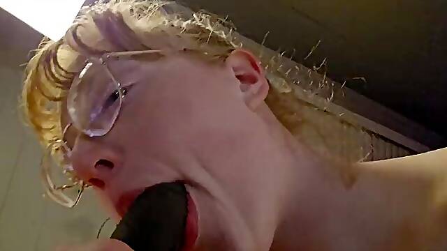 Blue eye Ginger Deepthroating Ebony Dong and gets pounded