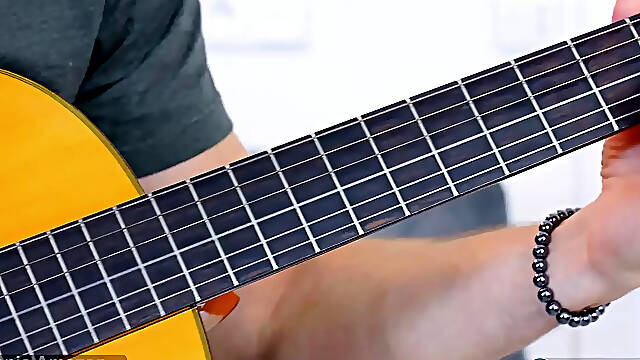 Big-titted MILF Tania Amazon plays the skin flute and gets