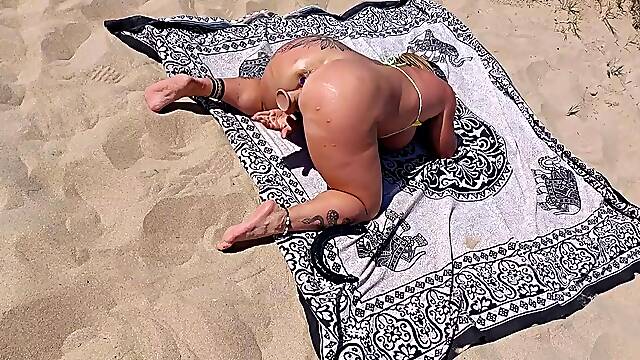 A good bitch fucked on the beach