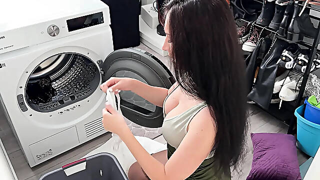 Stuck Step-Mama Says Merely Shlong Can Relax Her