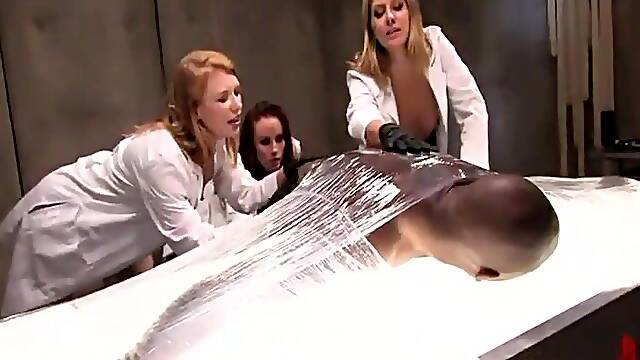 Ébene Pegging, Ejac Ébène