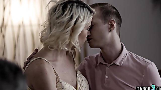 Mother Id like to fuck mommy Kit Mercer desires her stepson dong for dessert next to her spouse