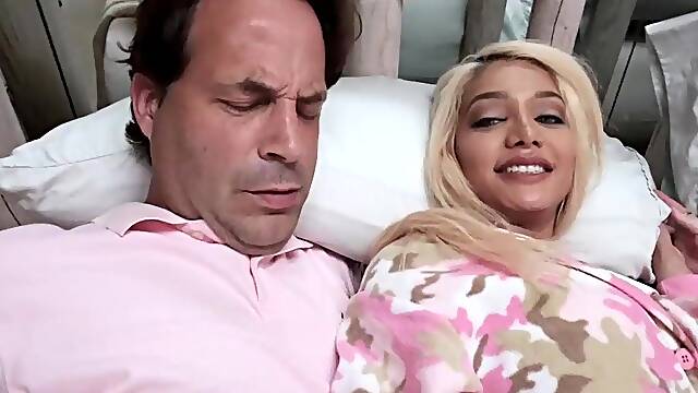 Besties (Elizabeth) (Jenna) Swaps ans Bangs StepDads