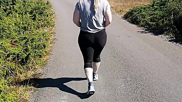 Took a walk in lovley weather, have to pee with breathtaking veiw