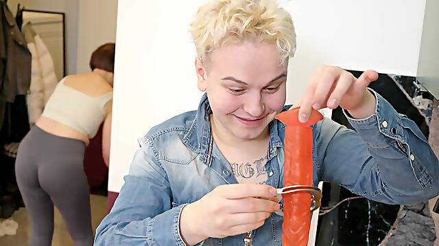 Monster cock pleaser Mom's wild ride on the couch