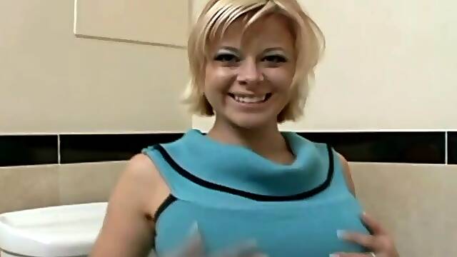 Vieille Aux Seins Énormes, Dans Les Coulisses Mature, Grosses Et Vieux