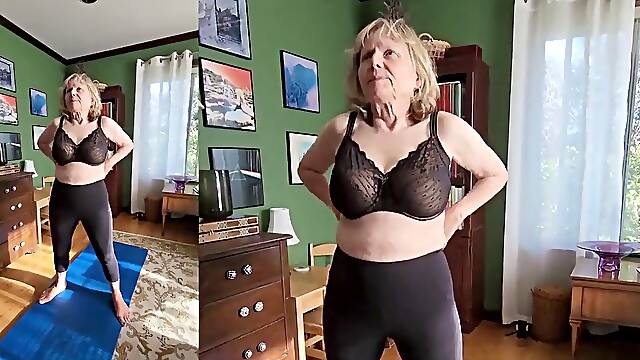 Super hot naked Yoga GILF