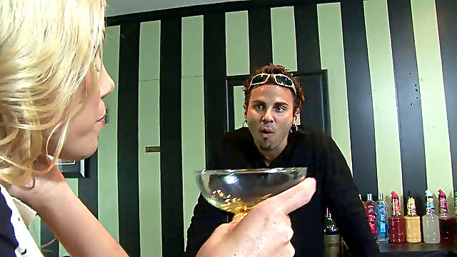 Blonde cougar at the bar tempts bartender for a good fuck