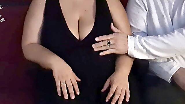 Cougar In Pubblico, Curvy Amatoriale