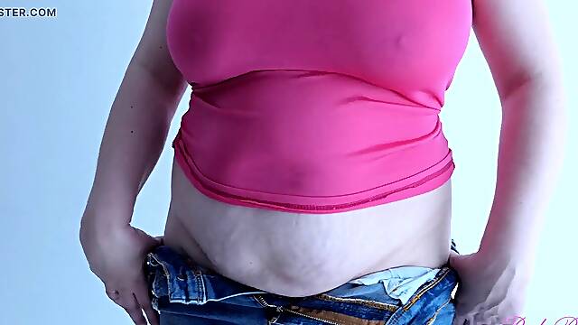 Perfect natural big jugs wooly mummy