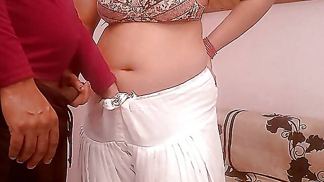 As soon as I hooked stepmami&amp;#039;s bra, my cock stood up