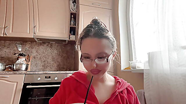 Besar Labios Rojos, Pajas Uñas Rojas, Uñas Largas Maduras, Long Nails Videos Porno
