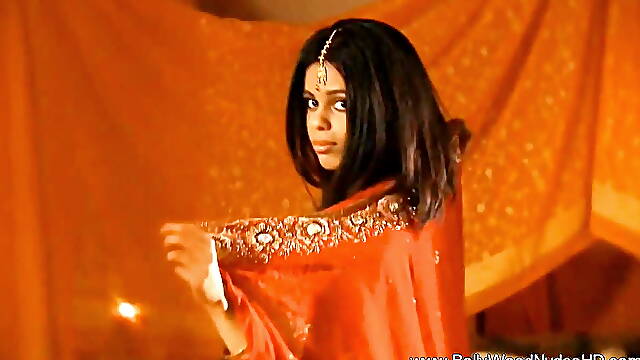 Indienne Babe, Émouvant, Belle Cougar Brune, Danse Sensuelle
