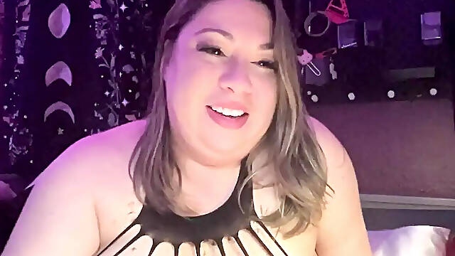 Sexy Newbie BBW Streams First Orgasm