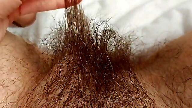 Im Playing with the Hair on My Pussy