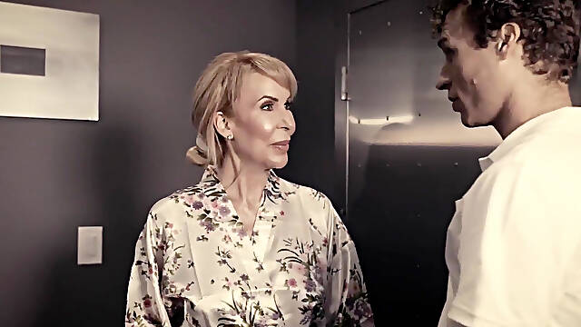 Adult Time - Widowed GILF Erica Lauren Spreads Her Legs &amp; Makes Grocery Boy Her Personal Fuck Toy