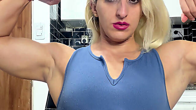 Latina milfs ass is begging for more