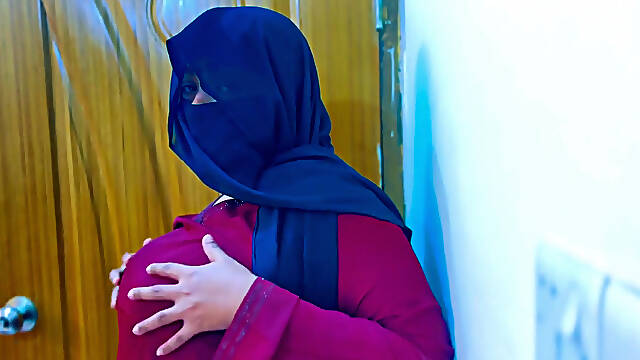 Egyptian Hot Maid Gets Super Horny &amp; Start Masturbat in Office Room &amp; Boss Start Handjob by Saw Her