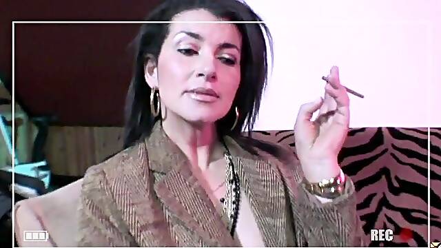 Amateur video of hairy mature Georgina Smith riding a stiff dick