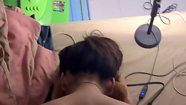 Thailandaise Pov, Couple Avec Une Thai