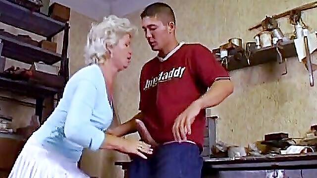 Rubia Lenceria Blanca, Lenceria Granny Anal