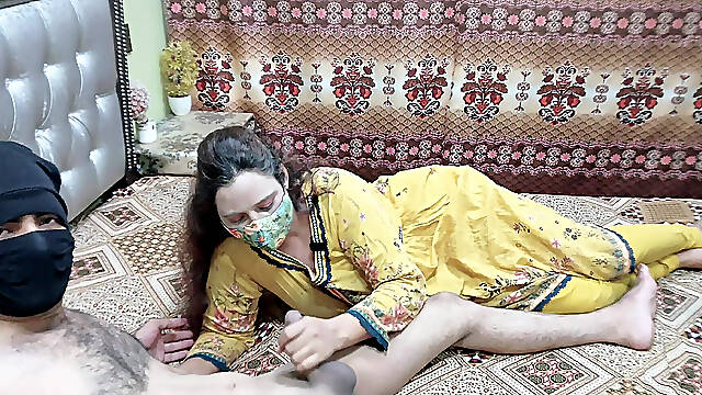 Indian Desi Beautiful Girlfriend Juicy Amateur Desi Blowjob