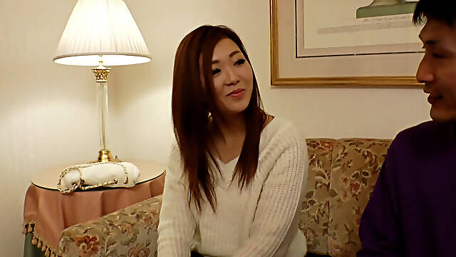 M973g05 a Nervous Adulterous Wife Is Also an Exciting Factor for Her Sense of Immorality to Betray Her Husband