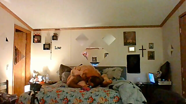 Satin Lady Gets Her Pussy Waxed