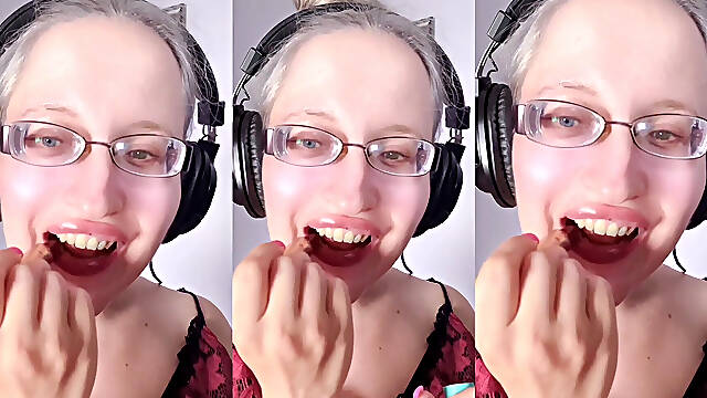 Asmr Blueberry Eating - Asmr, Eyeglasses, Giantess