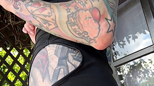 No Panties Surprise Reveal