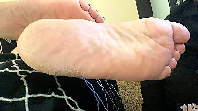 Sunny12s Big Meaty Feet Auditioning Next Foot Model