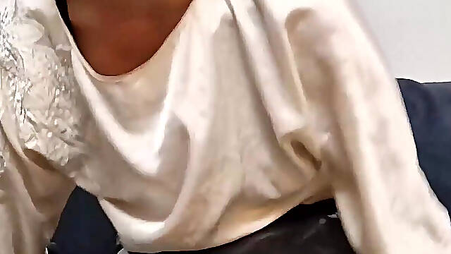 Inflatable Dildo in My Muff Again - Part 1