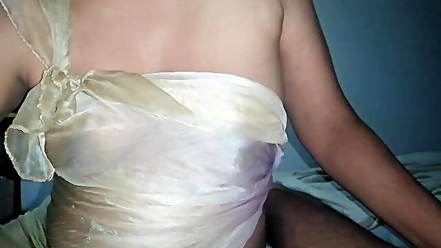 MILF's Sexy Dress Makes My Cock Hard, I Want