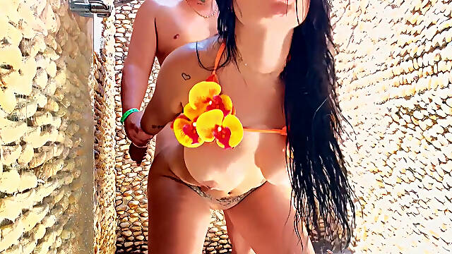 We Shared a Shower with a Beautiful Influencer on the Beaches of San Andres Colombia, Amateur Porn Without a Condom
