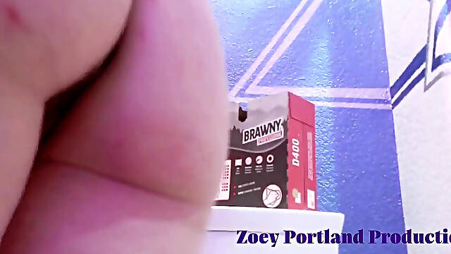 Zoey Portland Shows off Her Sexy Stepmom Body in the Bathroom!and Sees How Many Fingers She Can Fit in Her Tight Pink Pussy This