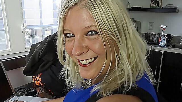 Old MILF BBW Rimms & Blows Her Way to the Top