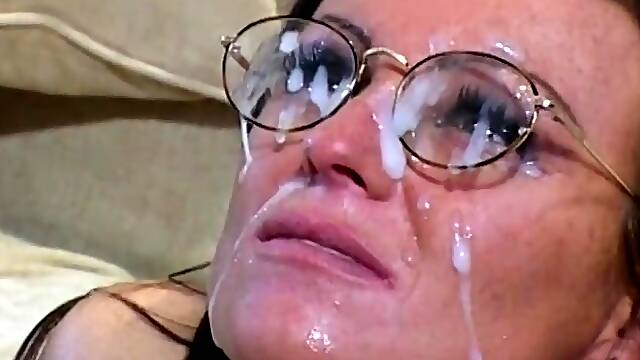 Brune Lunettes Anal, Ejaculation Sur Lunettes